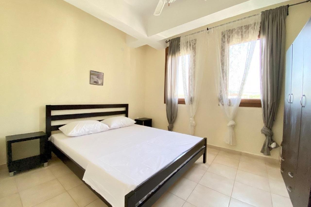 Vladi Guest House Gerakini Sithonia ภายนอก รูปภาพ